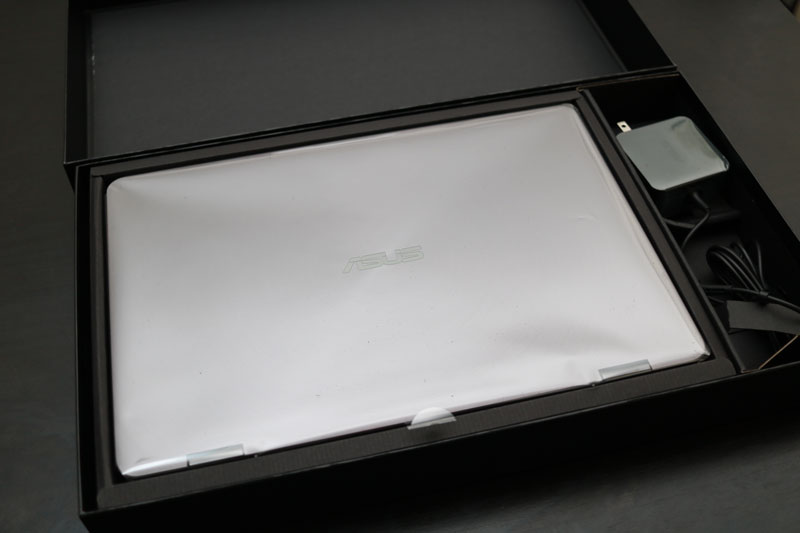 【高性能ノートPC】ASUS-ZenBook-Flip-14-UX461UNを購入_06